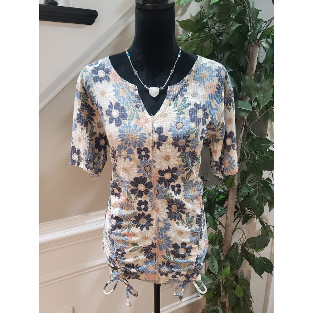 Cato Blouse Top Women's‎ Large Beige Floral Stretch Polyester V Neck Pullover